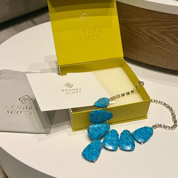 Kendra Scott Harlow Statement Necklace in Bronze Veined Turquoise - Picture 5 of 9